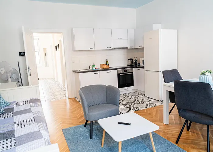 Boutique Newly Renovated Apartman Bécs