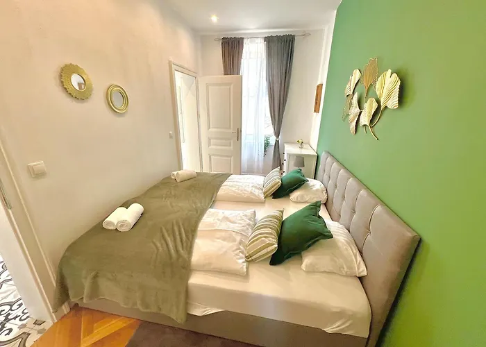 Boutique Newly Renovated Apartman