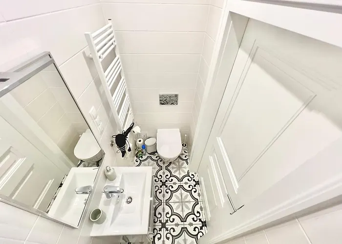 Boutique Newly Renovated Apartman *