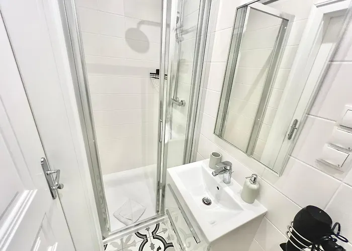 Boutique Newly Renovated Apartman *